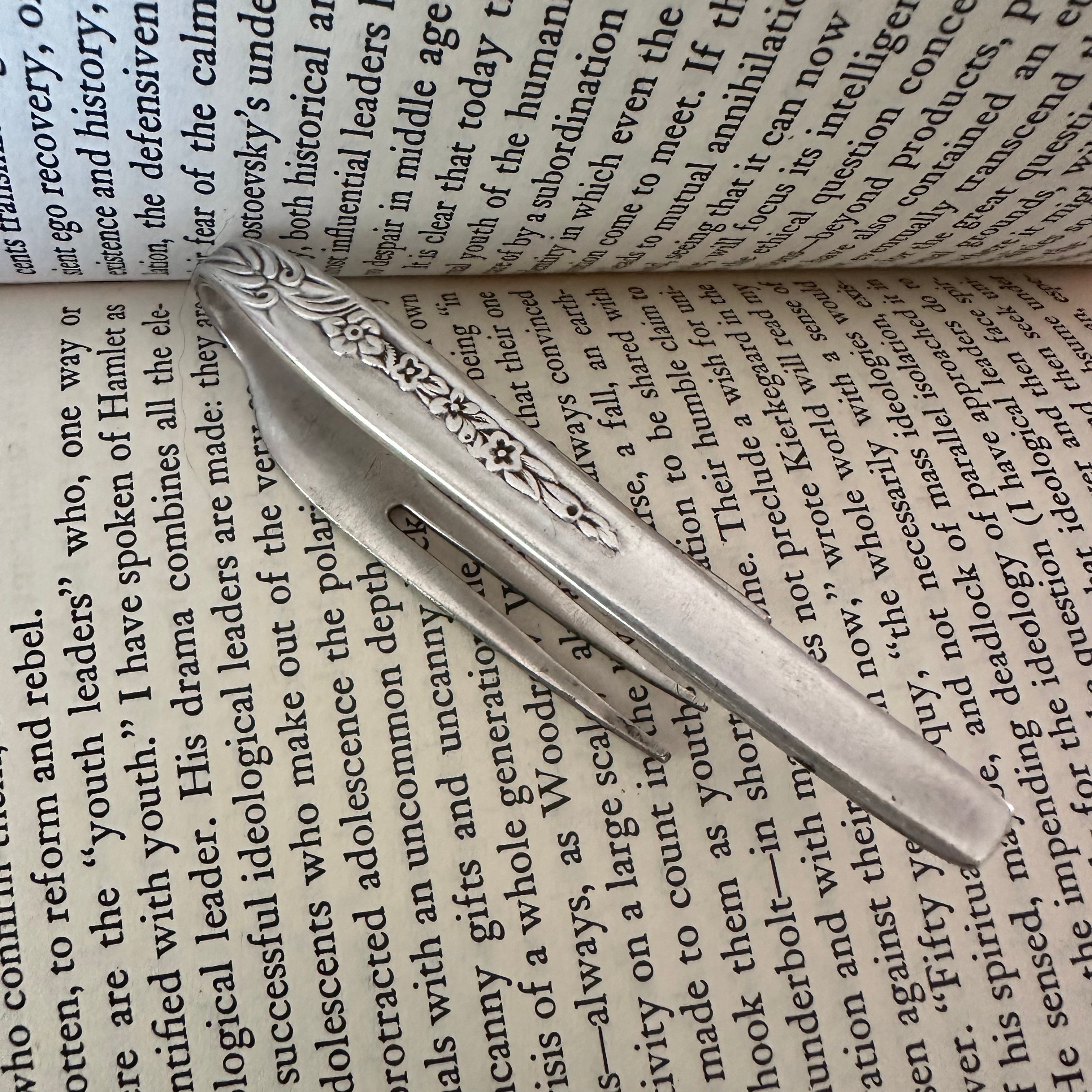 ReRead Bookmark - Daisy Chain